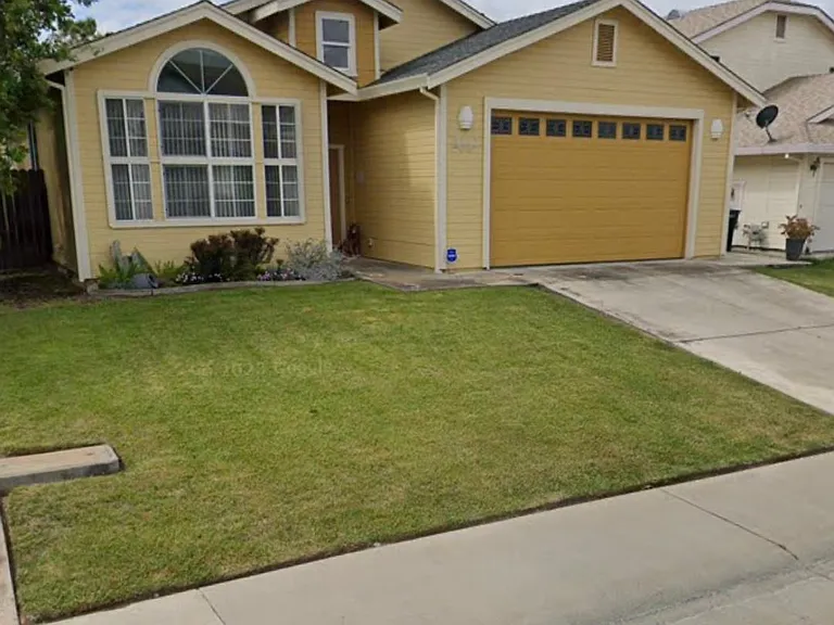 8212 Cliffe Way — Photo 1