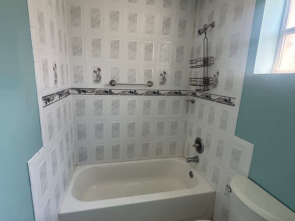 1st image of 3210 NW 41st St