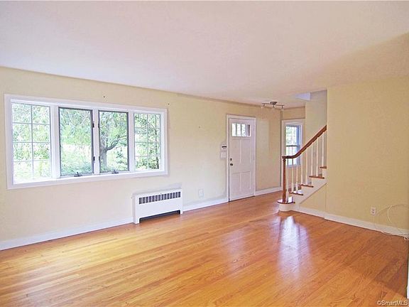 3rd image of 290 Sailors Ln