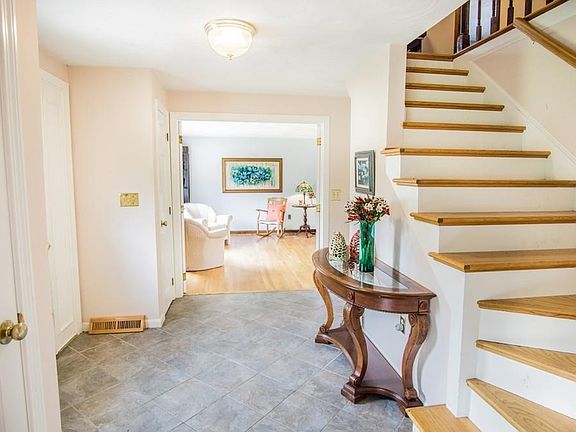 2nd image of 61 Nina Dr
