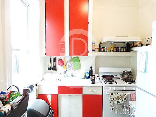 4th image of 230 Smith St APT 3