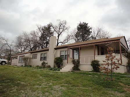 2nd image of 202 Park Dr