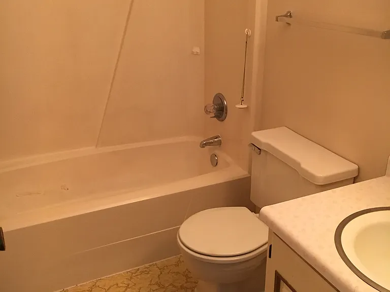 237 Lake Ave NW #26 — Photo 4