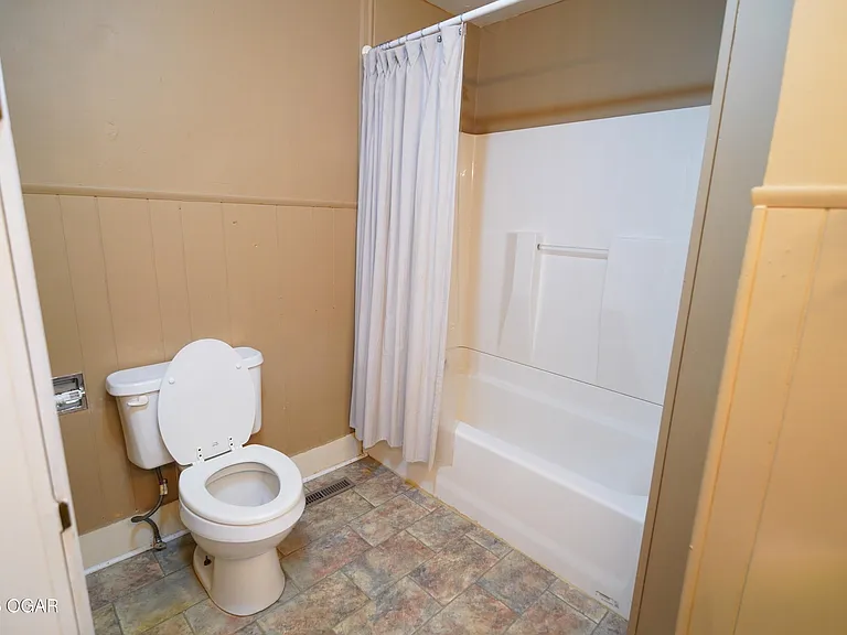 2720 Douglas Fir Rd — Photo 8