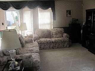 2nd image of 7 Sunwood Cir