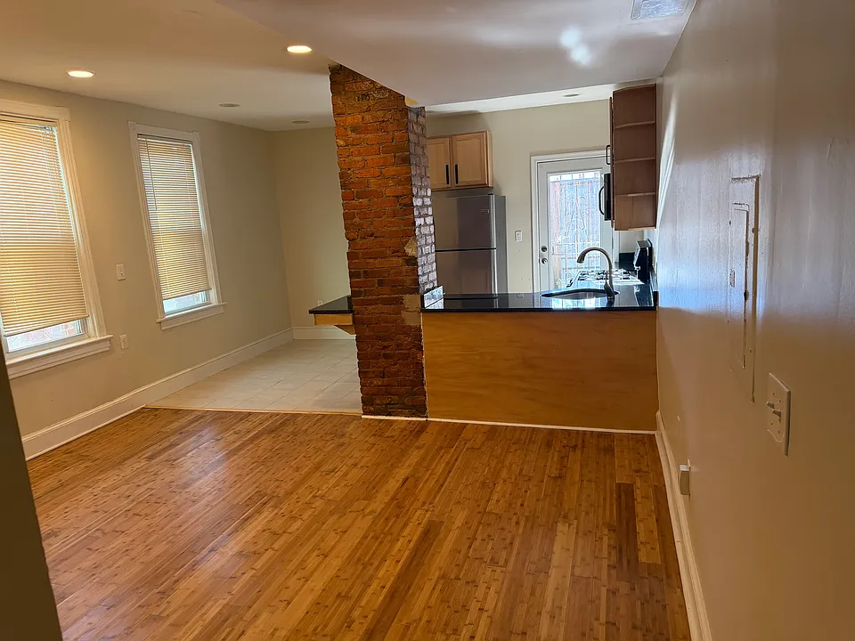 1603 A St SE #2