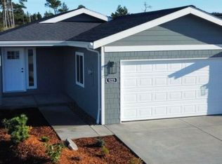 5223 Nopal St, Florence, OR 97439