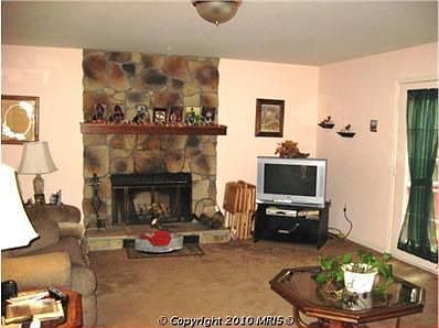 5th image of 601 Maple Grove Dr
