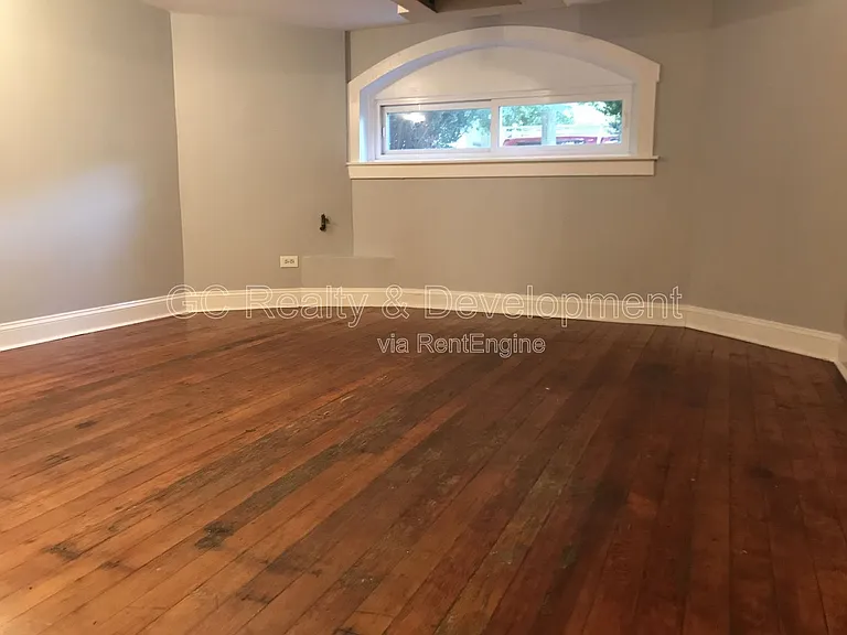 3841 N Sawyer Ave #G — Photo 2