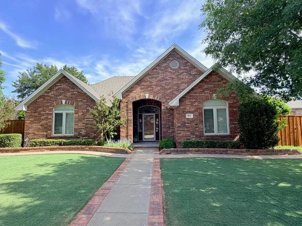 913 9th St, Idalou, TX 79329