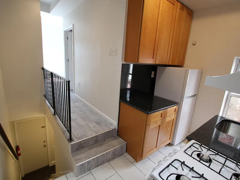729 S 16th St #3 — Photo 6