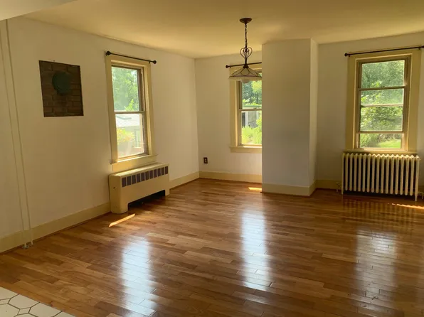 8 Hanzl Rd #1, Saugerties, NY 12477