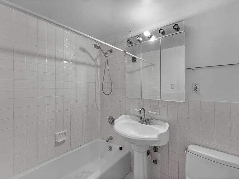 61 Lexington Ave #2C — Photo 12