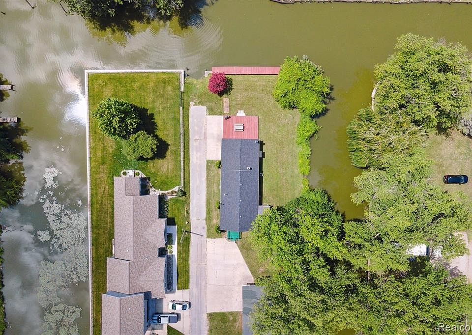 4332 Naples Dr, Luna Pier, MI 48157 MLS 20230050169 Zillow