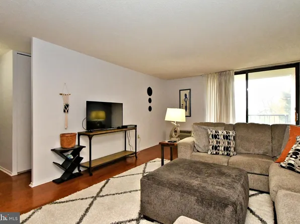 666 W Germantown Pike APT 2319, Plymouth Meeting, PA 19462
