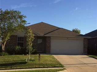 729 Rio Bravo Dr, Haslet, TX 76052