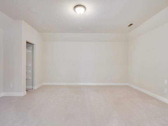 4th image of 908 Southern Hills Way
