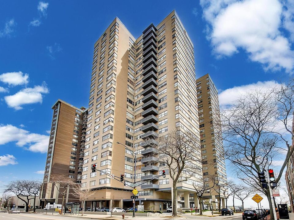 1st image of 6301 N Sheridan Rd APT 8V