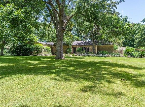 2nd image of 1719 Laguna Dr