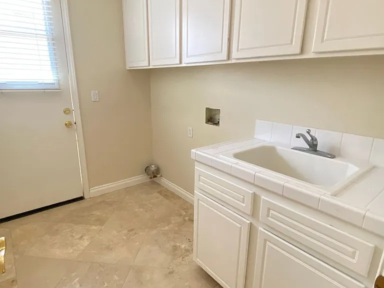 856 Paseo De Leon — Photo 28