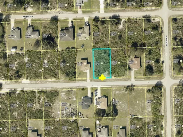 2806 73rd St W, Lehigh Acres, FL 33971