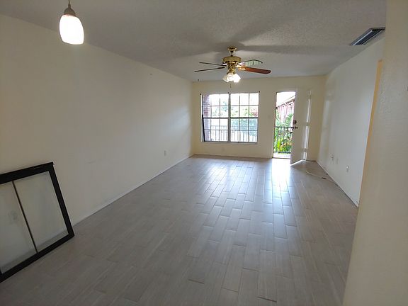 4th image of 1020 85th Ave N APT 222