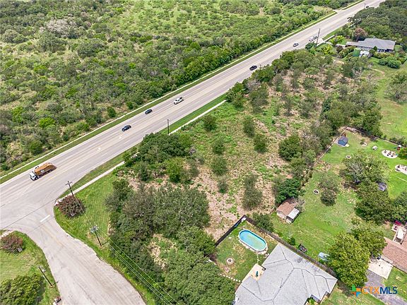 2nd image of 125 Oak Knot Dr