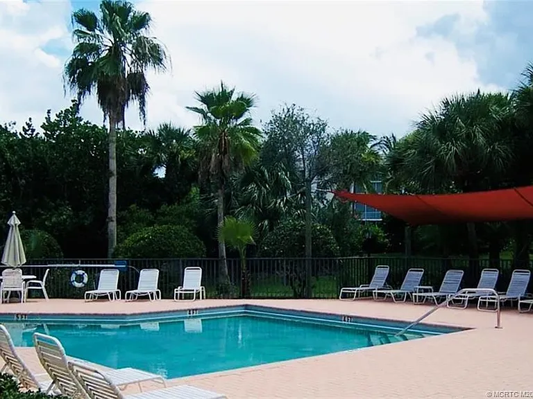 221 NE Plantation Rd #215 — Photo 74