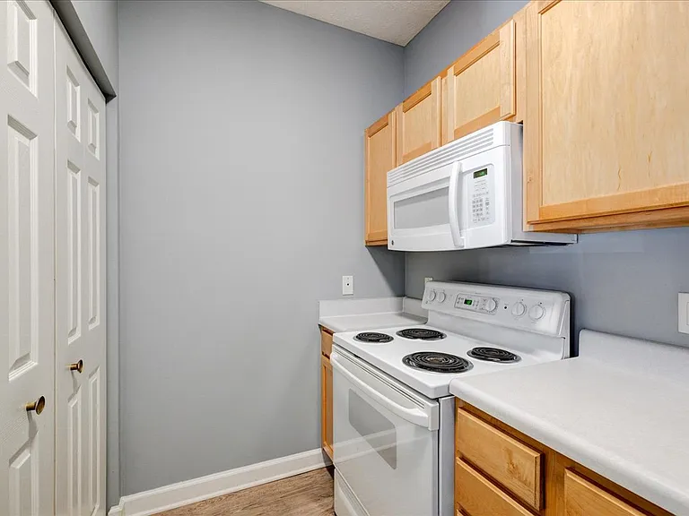 Cross Lake Apartments — Photo 22
