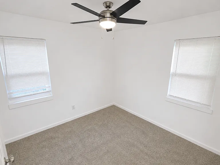 11415 Auburn St — Photo 28