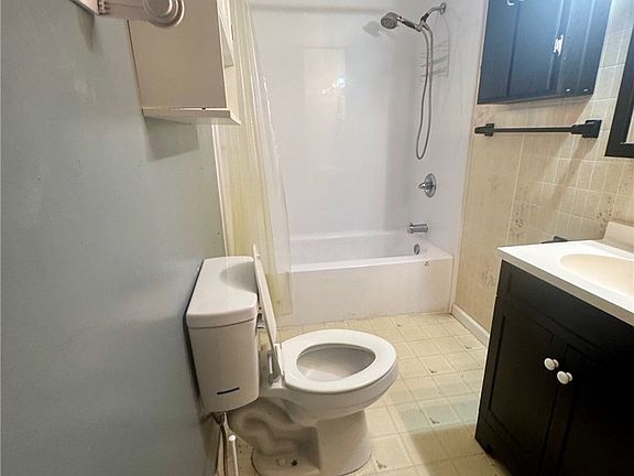 5th image of 47 Kelly Ln