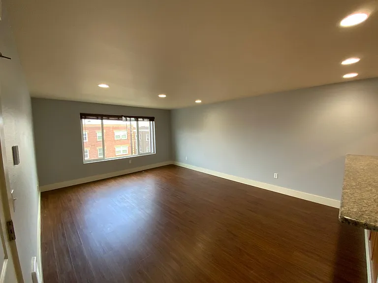 25 N Broadway #303 — Photo 7