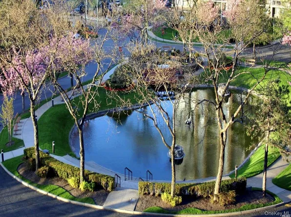 1 BAY CLUB Drive #12 F, Bayside, NY 11360