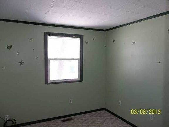 5th image of 303 Theresa Ln