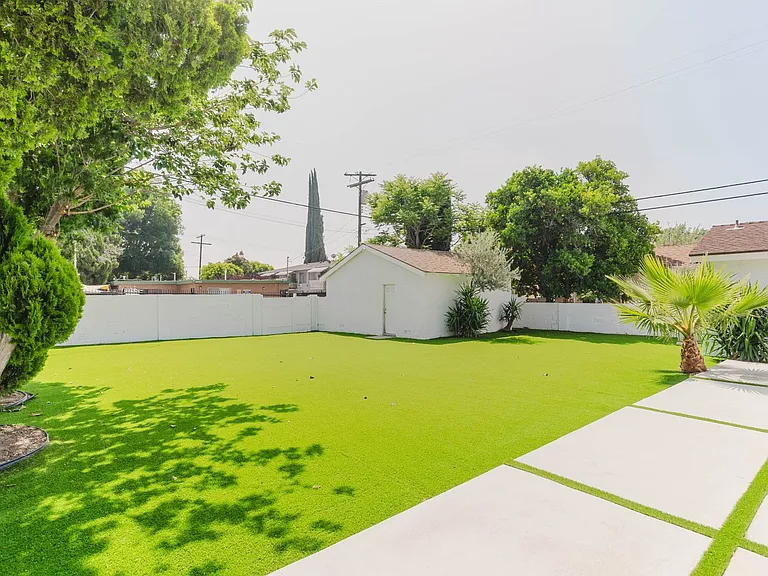 8400 Chimineas Ave — Photo 28