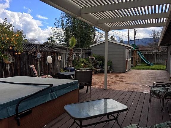 3rd image of 4826 Basswood Ct