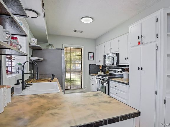 5th image of 5952 Brookline Ln