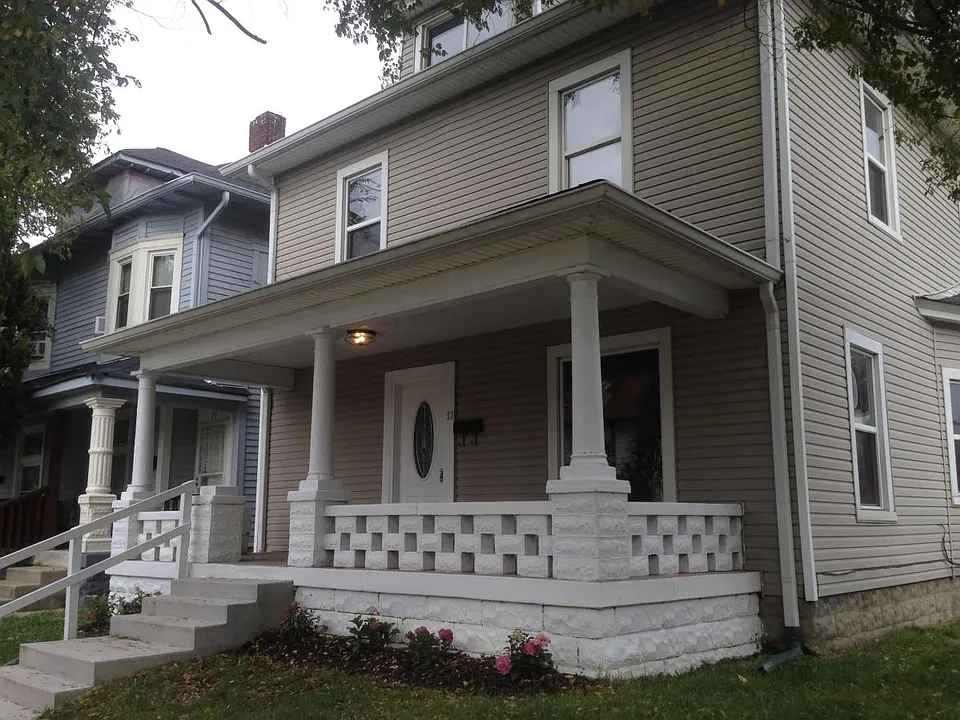 17 N Randolph St