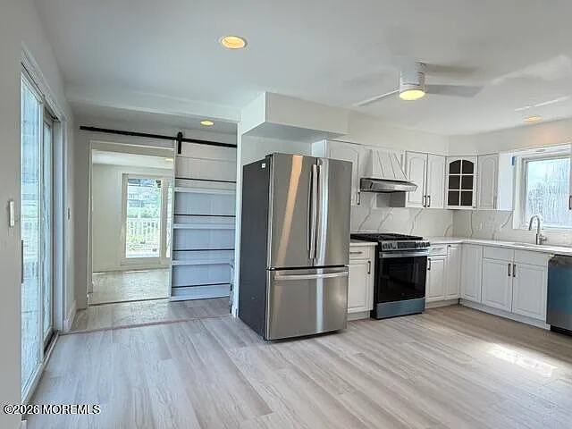 4 bed, 2.5 bath, 1452 sqft, $3,200 — Photo 3