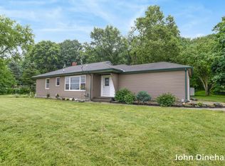 621 W Riverside Dr, Ionia, MI 48846