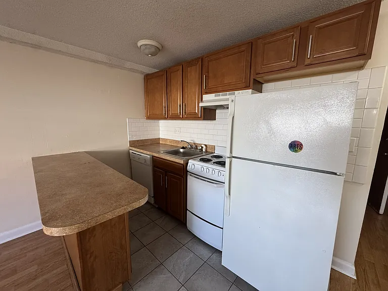 90 Gardner St #3 — Photo 5