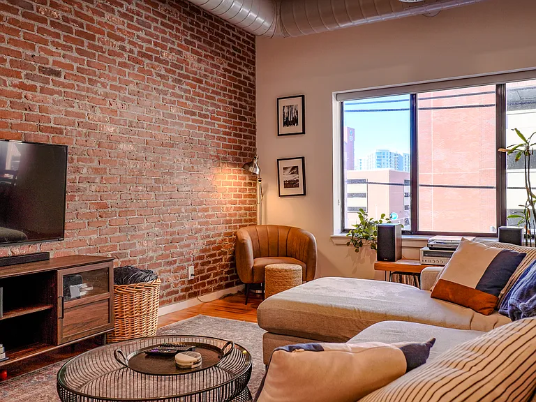 70 W 6th Ave #207 — Photo 7