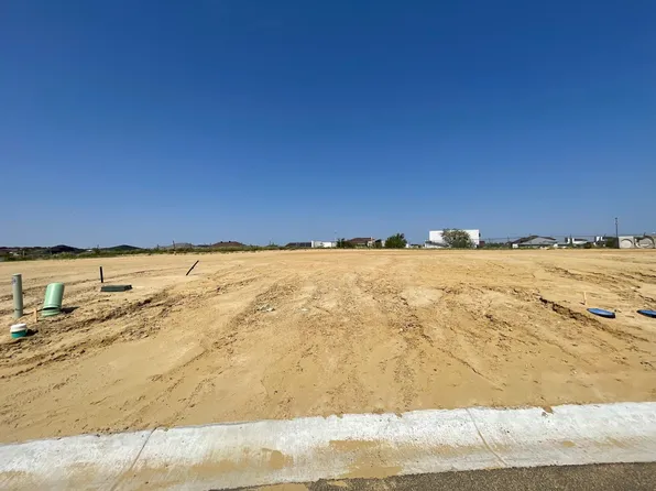 5011 Servando Dr, Laredo, TX 78046