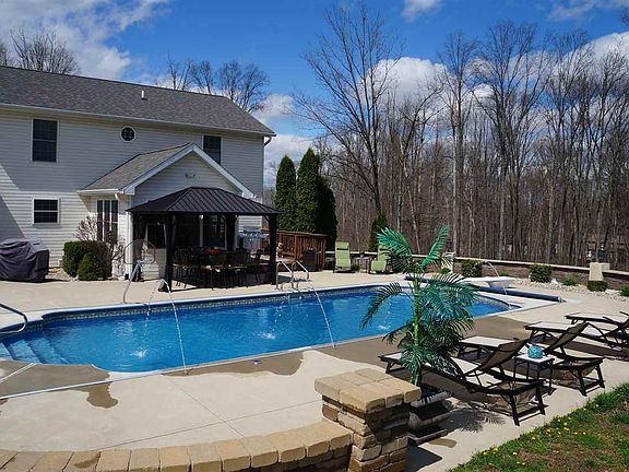 2nd image of 1428 N Sumac Ct