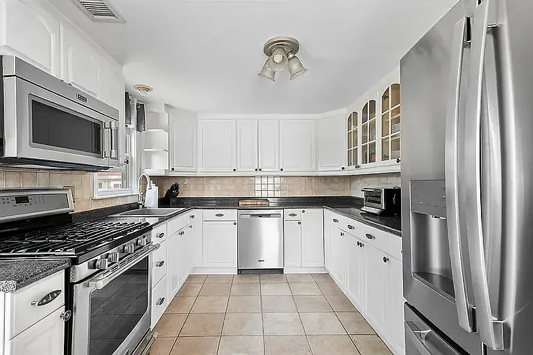28 Chestnut St — Photo 5