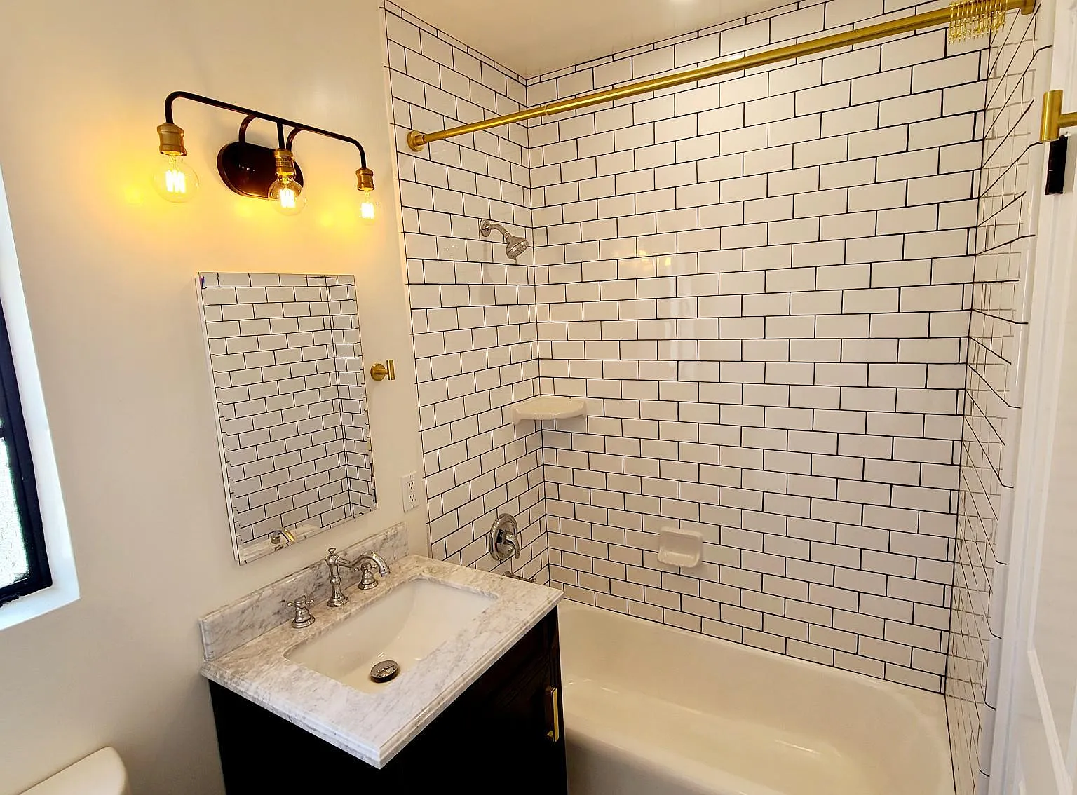 4017 W Magnolia Blvd — Photo 2