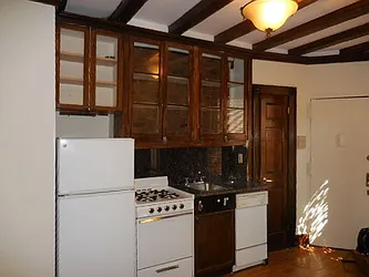 Rented by Aimee Grodanz, LREB