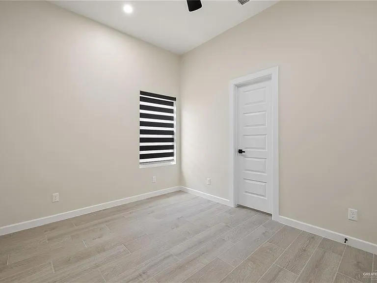 5705 Notre Dame Ave #3 — Photo 14