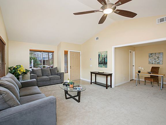 3rd image of 13111 Calle De Los Ninos