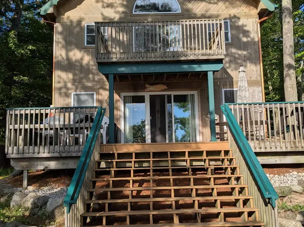 4139 Michigan Trl, Kewadin, MI 49648